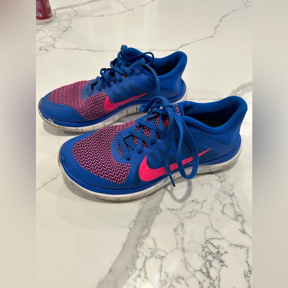 NIKE RUNNING SHOES, Size 7.5 - Picture 3 of 5